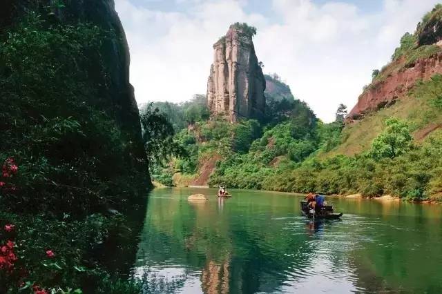 武夷山火灾已得到有效控制，美丽山景重现曙光